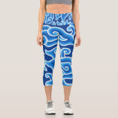 Megamendung-Batik-Muster-| Zazzle_Growshop. Capri Leggings (Vorderseite)