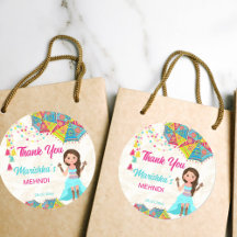 Mehndi rosa blaues niedliches indisches Mädchen da