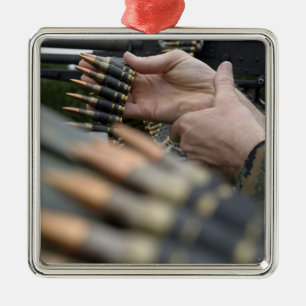 Mehr als 3.000 Runden wurden von M-240G abgefeuert Silbernes Ornament