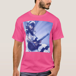 Mehr dann Phantastisch schönes Modell Kanami Bandm T-Shirt
