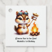 Mehr Spaß, ein Chipmunk-Camping zu sein 1. Geburts Geschenkanhänger (Vorderseite)
