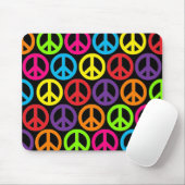 Mehrere mehrfarbige Friedenszeichen Mousepad (Mit Mouse)