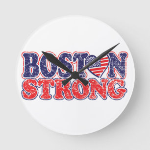 (mehrere Produkte ausgewählt)Boston Strong with an Runde Wanduhr