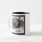 Mehrere Puzzleteile, farbenfrohe Puzzleteile Zweifarbige Tasse (Vorderseite Links)