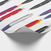Mehrere Stifte Geschenkpapier