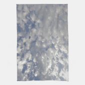Mehrere Wolken, Sky View Handtuch (Vertikal)