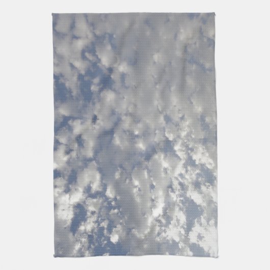 Mehrere Wolken, Sky View Handtuch (Vertikal)