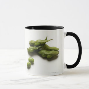 mehrfache grüne edamame Bohnen mit der Erbsenhül Tasse