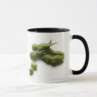 mehrfache grüne edamame Bohnen mit der Erbsenhülse Tasse