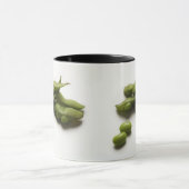 mehrfache grüne edamame Bohnen mit der Erbsenhülse Tasse (Zentrum)
