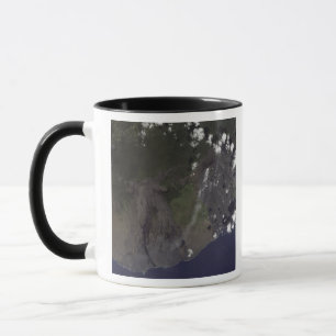 Mehrfacher Federschlag in Richtung zum Tasse
