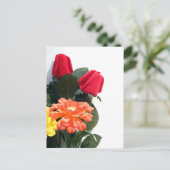 Mehrfarbige Blumen Postkarte (Stehend Vorderseite)