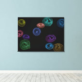 Mehrfarbige Gelee auf schwarzem Hintergrund Leinwanddruck (Insitu (Holzboden))