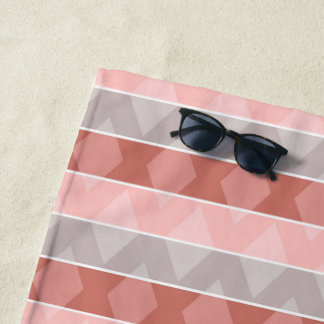 Mehrfarbige gestreifte geometrische Retro-Muster Strandtuch