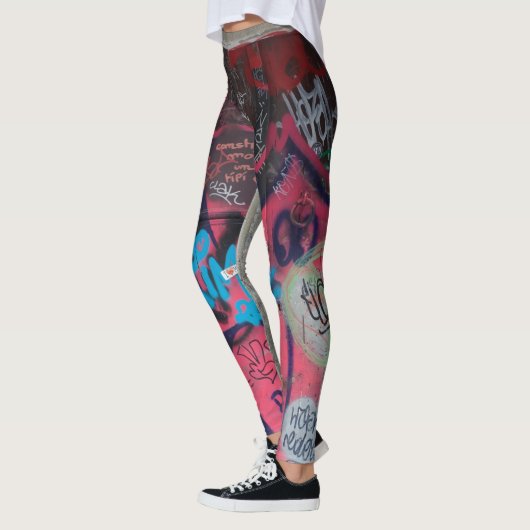 Mehrfarbige Graffiti-Leggings Leggings (Links)