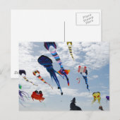 Mehrfarbige Kites Zeichnen des Himmels Postkarte (Vorne/Hinten)