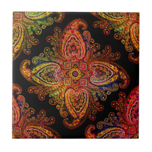 Mehrfarbige Paisley-Muster auf Schwarz 02 Fliese