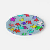 Mehrfarbige Puzzlestücke Pappteller (Schrägansicht)