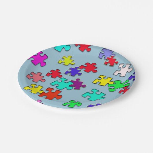 Mehrfarbige Puzzlestücke Pappteller (Schrägansicht)