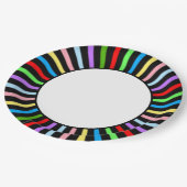 Mehrfarbige Rays auf dem Schwarz-Weiß-Party Pappteller (Schrägansicht)