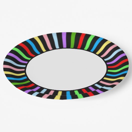 Mehrfarbige Rays auf dem Schwarz-Weiß-Party Pappteller (Schrägansicht)