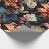 Mehrfarbige Tiger-Lilien auf dunklem Hintergrund Geschenkpapier (Ecke)