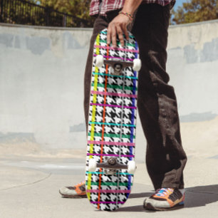mehrfarbige Zeilen zum Karierten Hahnentrittmuster Skateboard