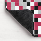 Mehrfarbiges Magenta Black Geometric Mousepad (Ecke)