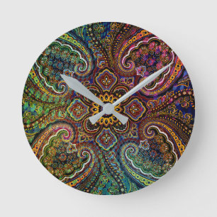 Mehrfarbiges Paisley auf schwarzem Hintergrund Runde Wanduhr