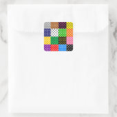 mehrfarbiges Patchwork Quilt Polka Dots Quadratischer Aufkleber (Tasche)