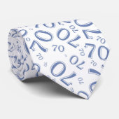 Meilenstein 70 Random Number Pattern Blau/Weiß Krawatte (Gerollt)