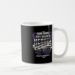 Mein bester Freund kämpft mit meinem Krieger gegen Kaffeetasse