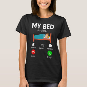 Mein Bett ruft Telefonbildschirm ab und klopft T-Shirt