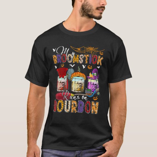 Mein Broomstick läuft auf Bourbon drei Horror Bour T-Shirt (Vorderseite)