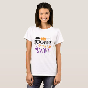 Mein Broomstick läuft auf Wein T-Shirt
