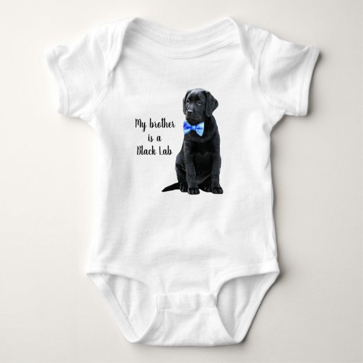 Mein Bruder ist Black Lab - Black Labrador Retriev Baby Strampler (Vorderseite)