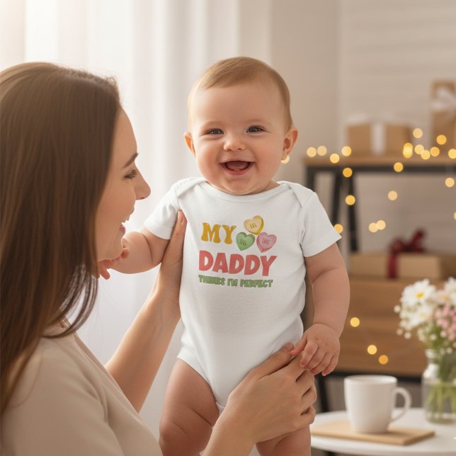 Mein DADDY denkt, dass ich perfekt bin Baby Strampler (Customizable My Daddy Thinks I'm Perfect Baby Bodysuit)