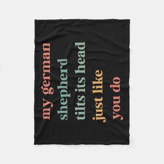 Mein deutscher Schäferhund neigt seinen Kopf wie d Fleecedecke (Vorderseite)