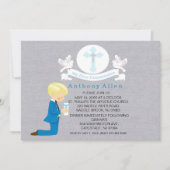 Mein erster heiliger Kommunion Junge kniet Einladu Einladung (Vorderseite)