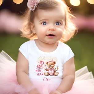 Mein erstes Mädchen im Neujahr Name Pink Bear Baby Baby T-shirt