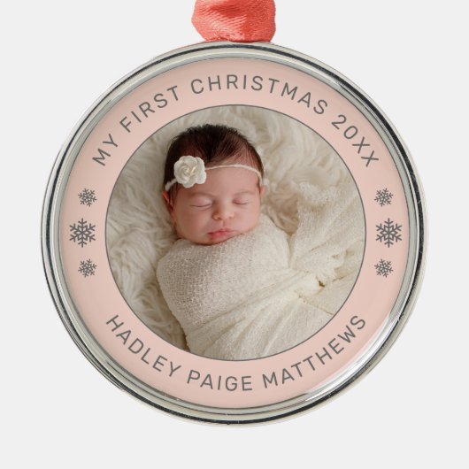 Mein erstes Weihnachts-Blush-Personalisiert-Baby-F Ornament Aus Metall (Vorne)