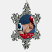 Mein erstes Weihnachtsbaby-Foto Red Schneeflocken Zinn-Ornament (Links)