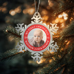 Mein erstes Weihnachtsfest-Foto Schneeflocken Zinn-Ornament<br><div class="desc">Passen Sie dieses Foto und Text mit Ihrer eigenen Nachricht für den Anlass an. Ein toller Sake für die ersten Weihnachten des Babys; Klicken Sie auf "Anpassen",  um auch die Schriftart,  Farben und Größen der Grenze zu ändern. Text bleibt in kreisförmigem Bogen.</div>