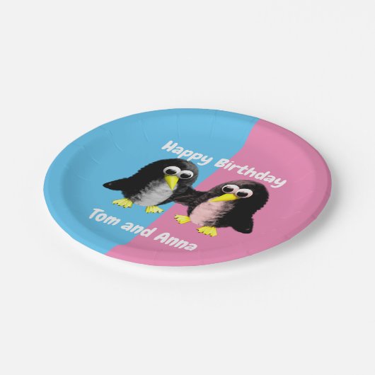 Mein Freund der Pinguin, Personalisiert für Twins  Pappteller (Schrägansicht)