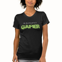 Mein Freund ist das schwarze Shirt einer Gamerfrau