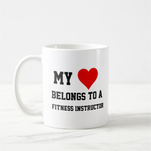 Mein gehört einem Fitness-Trainer  Kaffeetasse