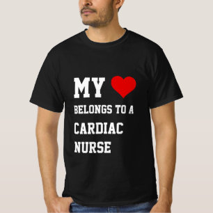 Mein gehört einer Cardiac Nurse T-Shirt
