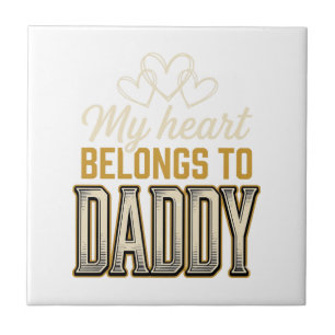 Mein Herz gehört Daddy Vintage-Typografie-Shirt Fliese