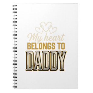 Mein Herz gehört Daddy Vintage-Typografie-Shirt Notizblock