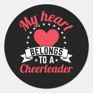 Mein Herz gehört einem Cheerleader Boyfriend Runder Aufkleber